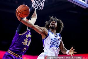 拼尽全力！富兰克林·杰克逊17中9空砍28分 末节独得15分