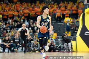 去年徐杰就是票王&连续两年蝉联证明被认可 本赛季他依旧在进步