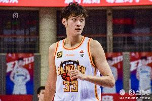 媒体人:王浩然持球水平不行&不会打手递手 希望能好好利用间歇期