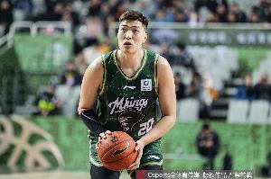 有进步！马鑫鑫替补18分钟 6中3&7罚6中拿到12分4前场板