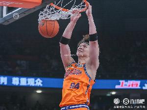 队记:CBA公司对王哲林万分里程碑准备不及 按场均分错估到下一场