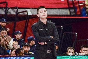 杨鸣:在篮球产业链里教练处在低端 球员没发挥能力就是教练责任