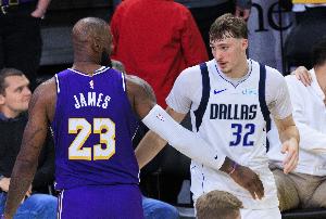 NBA历史仅3个青少年球员多次砍下40+：詹姆斯 爱德华兹 弗拉格