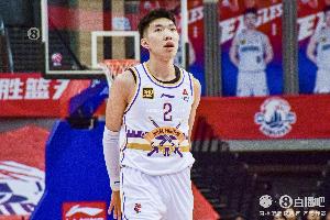 记者:廖三宁末节一里一外两个球价值连城 张庆鹏帅位又稳起来了
