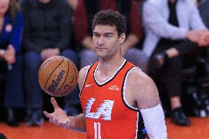 船记:球队目前交易祖巴茨不合时宜 若真交易对象更可能是洛佩斯