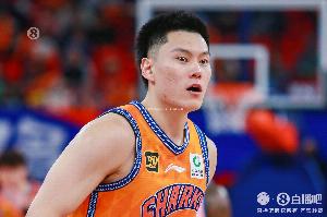 记者：李弘权可能缺席今晚的比赛 马典成被中国三人男篮征召了