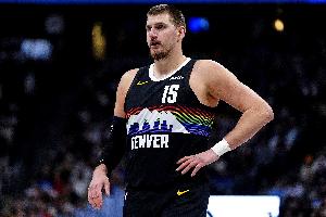 泰伦·卢：约基奇是联盟最佳球员 他复出将会给我们防守带来挑战