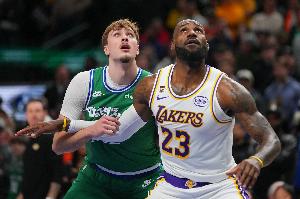 弗拉格单场至少30分10板5助 历史第四位青少年球员&比肩詹杜东