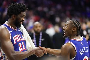 马克西:恩比德回到全明星级别 他今天打的时间比我还长 太好了