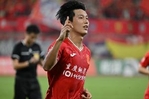 向余望、李镇全参与渝超8强抽签,前者负责抽球队后者负责抽对阵
