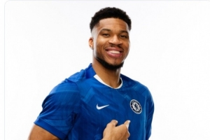 NBA球星字母哥社媒宣布成为切尔西女足股东：感到荣幸和骄傲