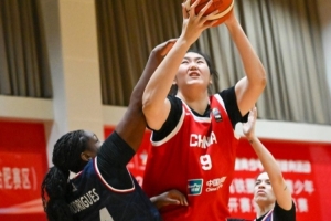 ?内部教学赛-中国女篮以85-79击败国际女篮联队
