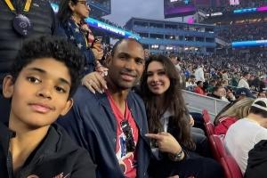 ?NBA最美妻子谁赞成谁反对？霍福德携绝美爱妻观看超级碗