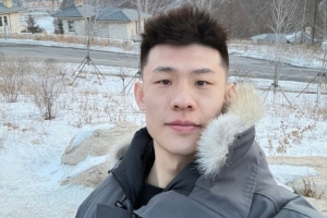 惬意假期生活！辽宁男篮球员王岚嵚晒个人近照