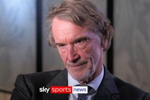 拉爵“英国被移民殖民了”言论遭多方批评,英国首相:他应该道歉