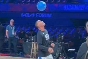 足篮两开花?卡福参加NBA名人赛 热身颠篮球+海豹顶球+用脚投篮