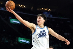 拓媒:在比赛水平远低于NBA的新秀赛 杨瀚森展示了高超的技术