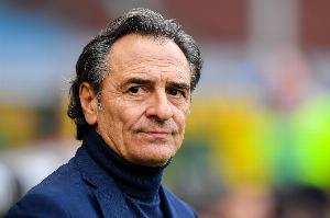 普兰德利:国家队不能不征召巴斯托尼 足球向来存在欺骗对手的动作