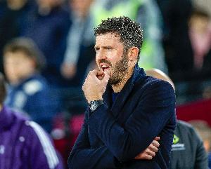 曼联近9场英超5胜4平保持不败，而埃弗顿近9个英超主场输5场