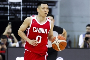 媒体人:但凡CBA多冒出2个靠谱的年轻后卫 也不至于非得用高诗岩