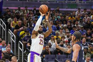 魔术再战洛杉矶！ESPN预测明天胜率：湖人58.5% 魔术41.5%