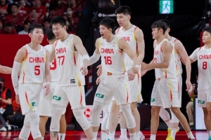 中国男篮,何止击败了三个裁判