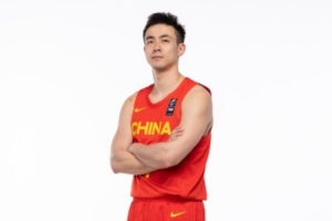 媒体人：赵继伟逆转了风评 他证明自己能把国家队比赛打好