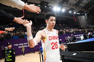 媒体人：以后别再提为什么要带朱俊龙了 他就是有攻守兼备的能力