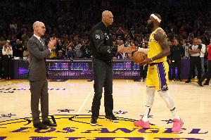 若去掉所有生涯低于20分比赛 詹姆斯仍会是NBA历史得分王