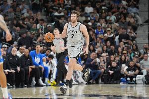 科内特呼吁老鹰取消和脱衣舞俱乐部的合作:NBA应致力于尊重女性