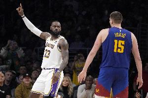 专业拆台？詹姆斯4万分里程碑之夜 湖人也输给了掘金