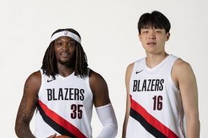 拓媒:杨瀚森打不了第三中锋 休赛期若签回罗威中锋位置仍需补强