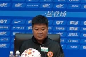 李金羽:开赛时队员们略显紧张 来到崭新平台我们也需要交点学费
