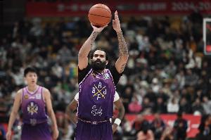 尽力局！里勒17中11&三分6中3 空砍全场最高32分外加3板1助1断