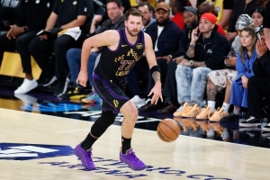 NBA彩经:湖人轻取公牛 雷霆击败绿军 太阳拿下步行者