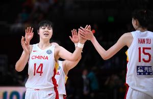 被限制住了！李月汝&韩旭半场合计13中1仅拿2分