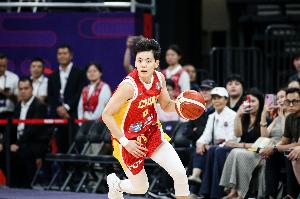 杨舒予发博:继续继续 ?全明星见 我怎么一张照片都没有