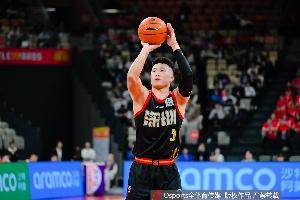 无人能挡！贺希宁11中8&三分5中4砍22分3板4助 正负值+28冠绝全场