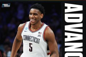 NCAA魔兽！康大里德15中12狂揽31分27板?疯三58年首人！