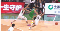 贾磊:辽宁决胜时刻被减掉2分 裁判连续犯错却让辽宁承担判罚错误