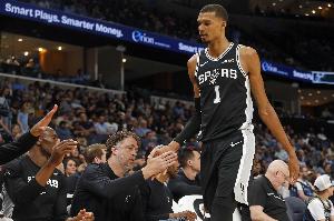 比尔·西蒙斯:除非马刺战绩超雷霆 否则文班没理由超SGA拿MVP