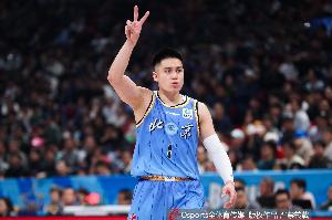 高开低走!陈盈骏周琦方硕先后离场 北京靠绝境三分逃出生天!