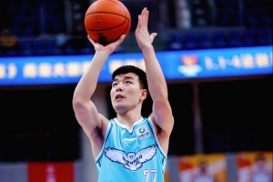媒体人:有了吕俊虎的神勇发挥 泰肖恩·克劳福德又躺平了一场