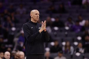 故意摆烂?Shams:NBA调查国王领先“砍”赛斯·库里一事!