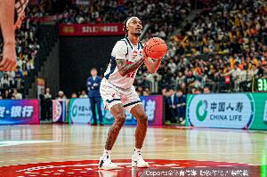 麦考尔:防守是场上五个人一起做的事 做起来可控&增加化学反应