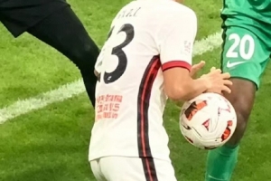 媒体人谈廖力生进球:如果不是手球改变方向,怎么可能进球?