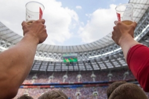 英媒:世界杯期间为成年子女买酒的父母,可能会根据美国法律入狱