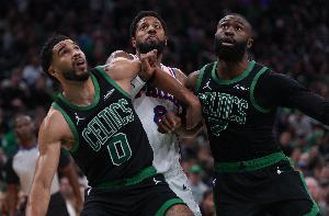 纳斯:乔治防守端一直非常出色 他必须每个回合都与双探花缠斗