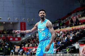 媒体人:米奇兢兢业业任劳任怨 青岛要尽可能保留他和韦瑟斯庞