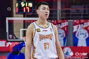 媒体人:面对不满判罚球员还是得控制情绪 3局2胜每个人都很重要